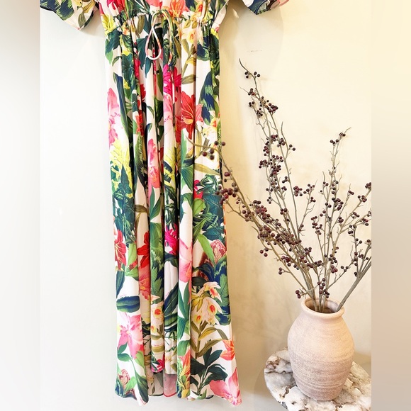 Cara Cara Drawstring Floral Dress (Size XS/S) - Picture 6 of 9